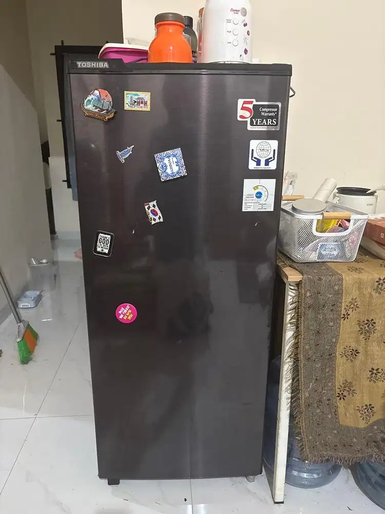 Kulkas Toshiba 1,5 Tahun pemakaian