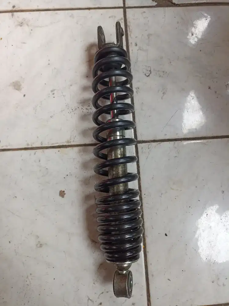 Sok belakang fino 125