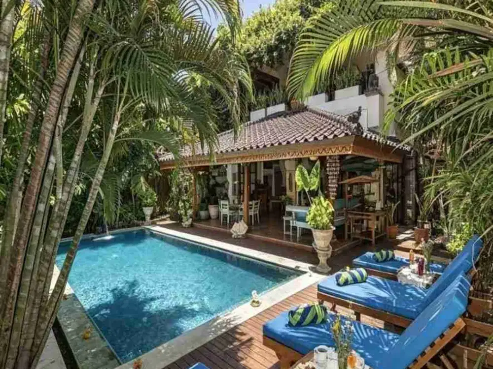 DIJUAL VILLA TRADISIONAL TROPIKAL, SEMINYAK, BALI