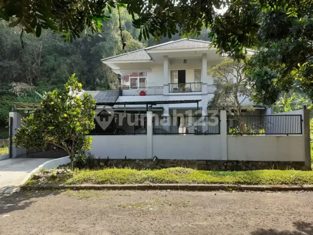 Rumah Vila Siap Huni Murah Furnis Komplek Elit Ciwaruga Bandung Utara