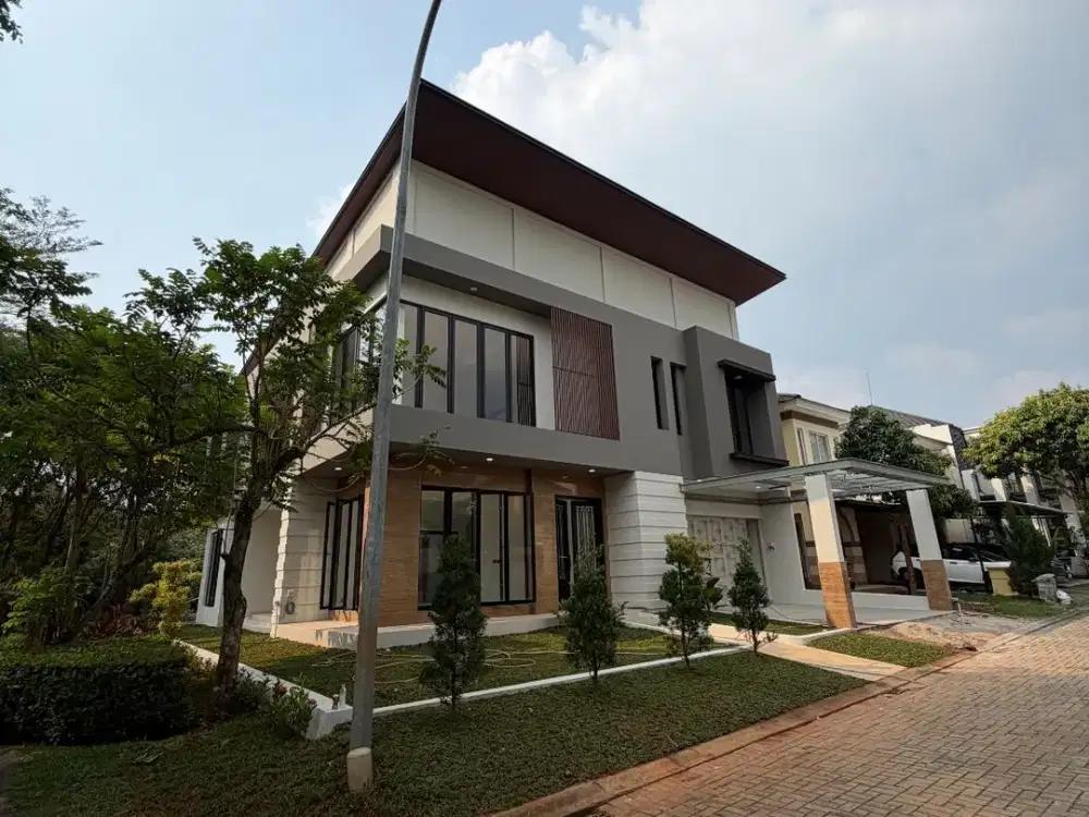 Rumah Bangunan Mandiri Dengan Lapangan Posisi Hoek - Foresta BSD Baru