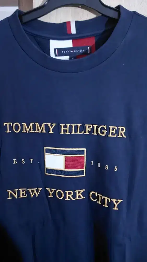 Baju Kaos Tommy Helfiger Branded
