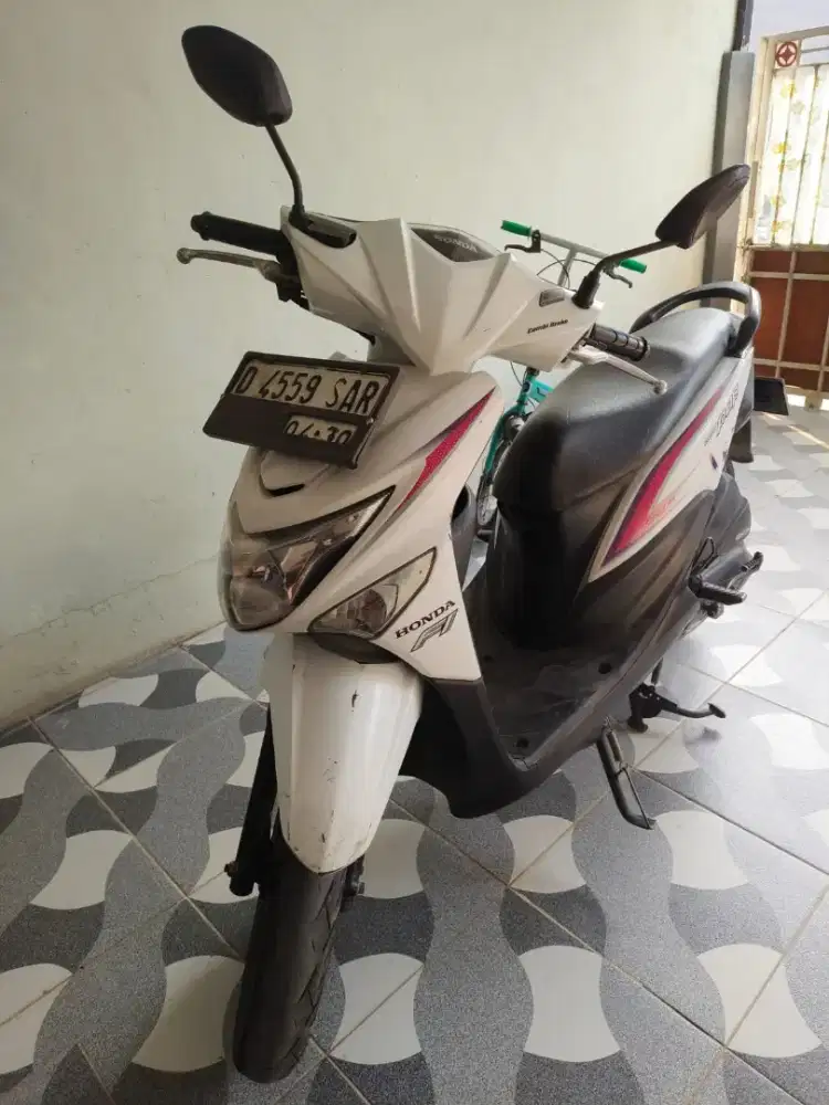 Honda beat POP Tahun 2015 injeksi 
Ss lengkap bpkb,stnk,faktur