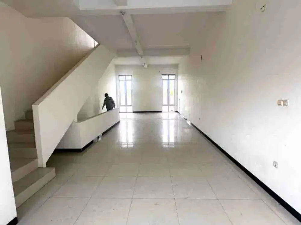 DISEWAKAN RUKO 3 LANTAI TAMAN KOPO INDAH V SOMMERVILE