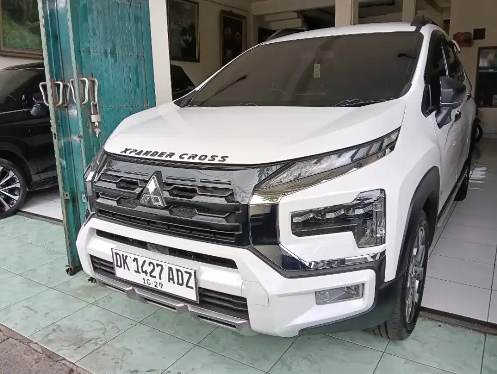 Mitsubishi New Xpander Cross Permium at 2022 putih