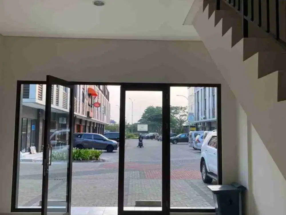 DI SEWAKAN Ruko Strategis 2 Lantai West Park BSD, Ea