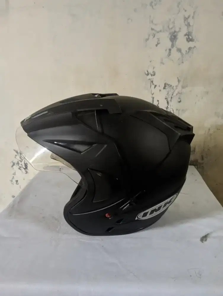 Helm Ukuran M, Hitam Dof