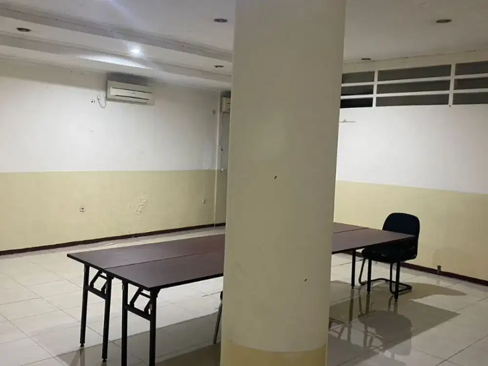 Dijual Kantor Di Kawasan Strategis Di Raya Tanjung Barat Jagakarsa, Pasar Minggu, Jakarta Selatan