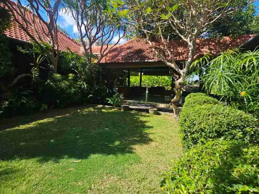 *DIJUAL VILLA MASIH BAGUS KONDISINYA , DI LAHAN 9.2 Are  - _PRIME LOCATION_ HANYA HITUNG TANAH SAJA . GRAB FAST SEBELUM SOLD *