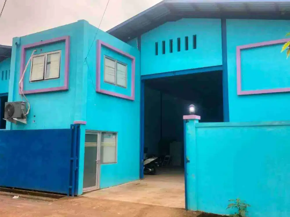 Disewakan gudang di Mustikasari Bekasi Luas bangunan : 300m
Listrik : 53000va
Akses : container 20feet
Kantor : 2 lantai 
Harga : 155 jt