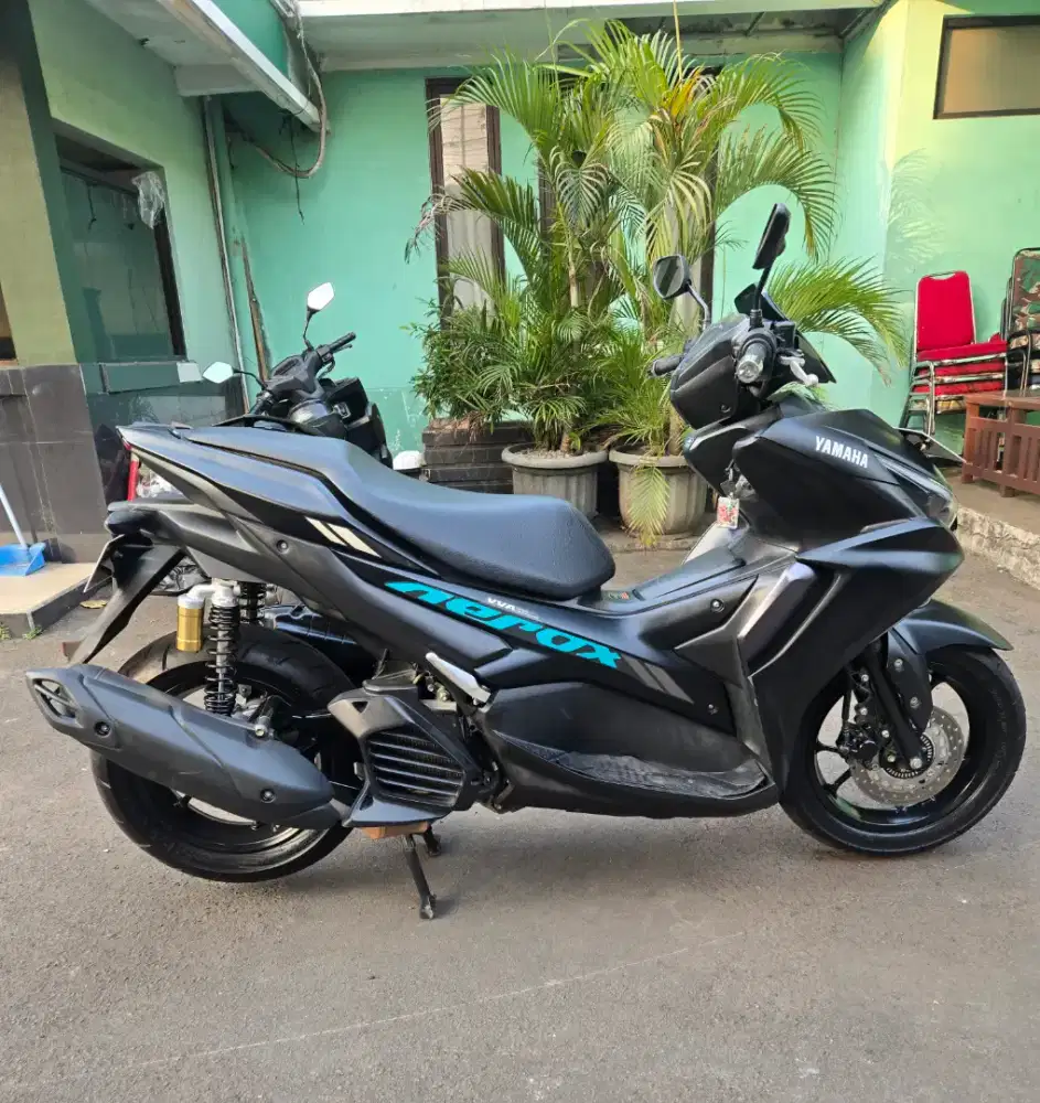 Yamaha AEROX 2021 HITAM