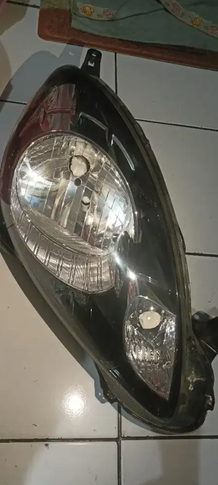 Headlamp Mobilio old