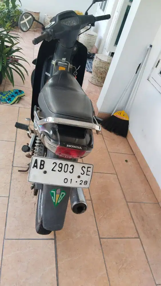 Dijual Honda NF100 2002