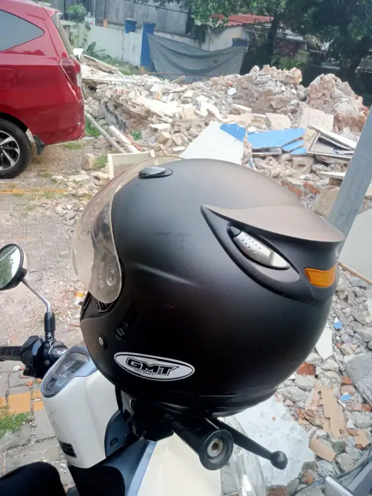 Helm GMT masih bagus