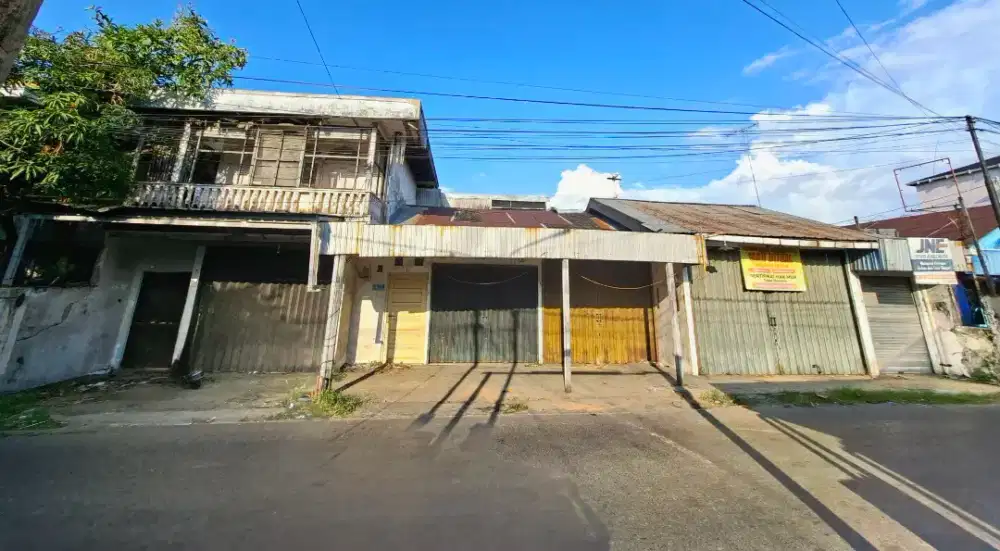 RUMAH LOKASI STRATEGIS COCOK UNTUK USAHA
