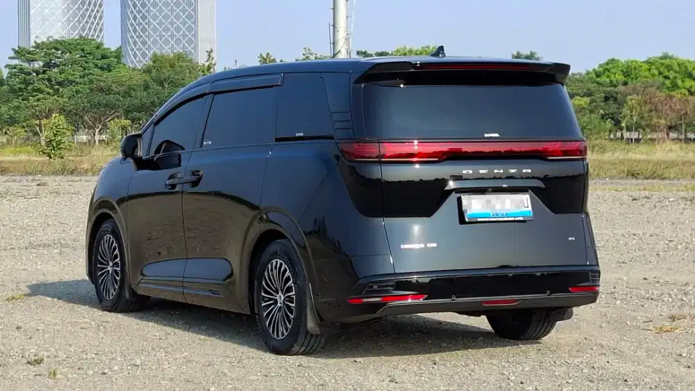 Denza D9 EV 2025
