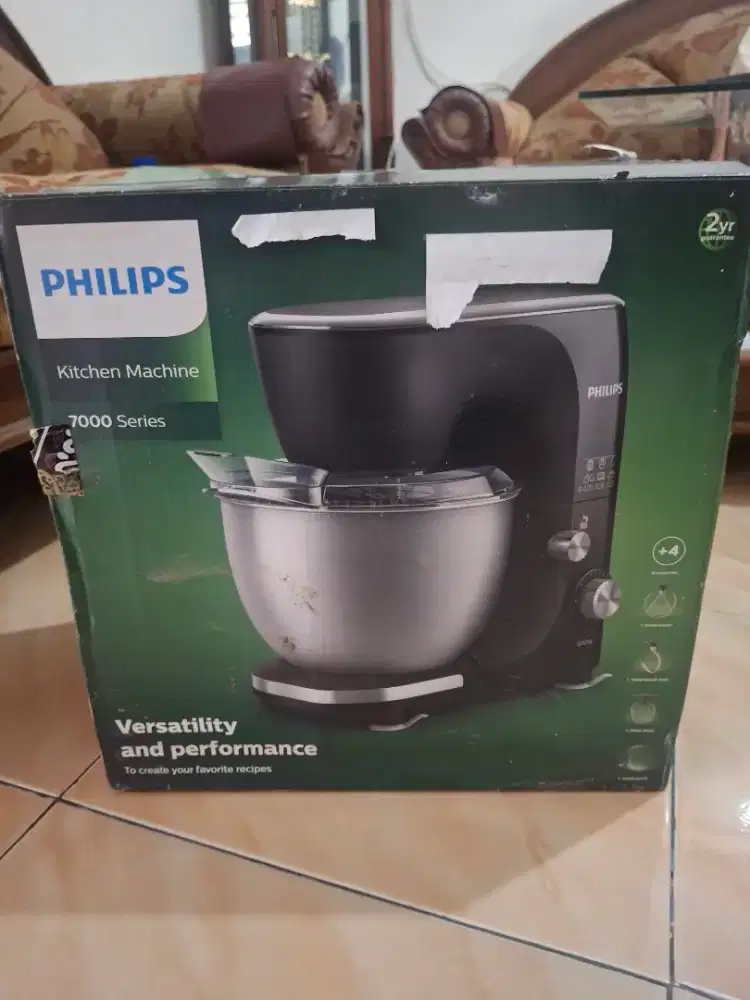 Philips Mixer Besar Seri 7000 HR7922 Kitchen Machine