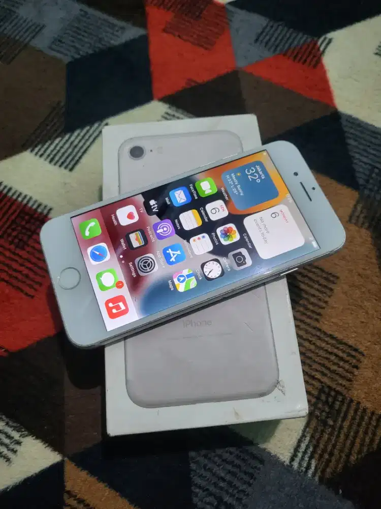 Dijual Cepat Iphone  7 32GB Fullset