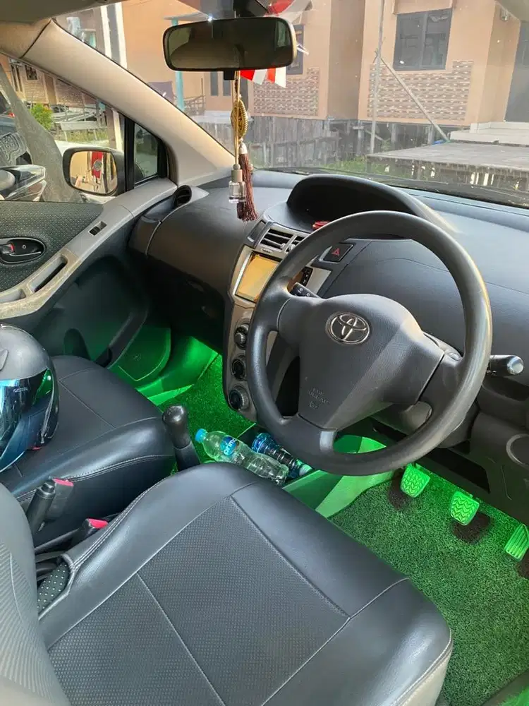 Toyota yaris E manual 2008
