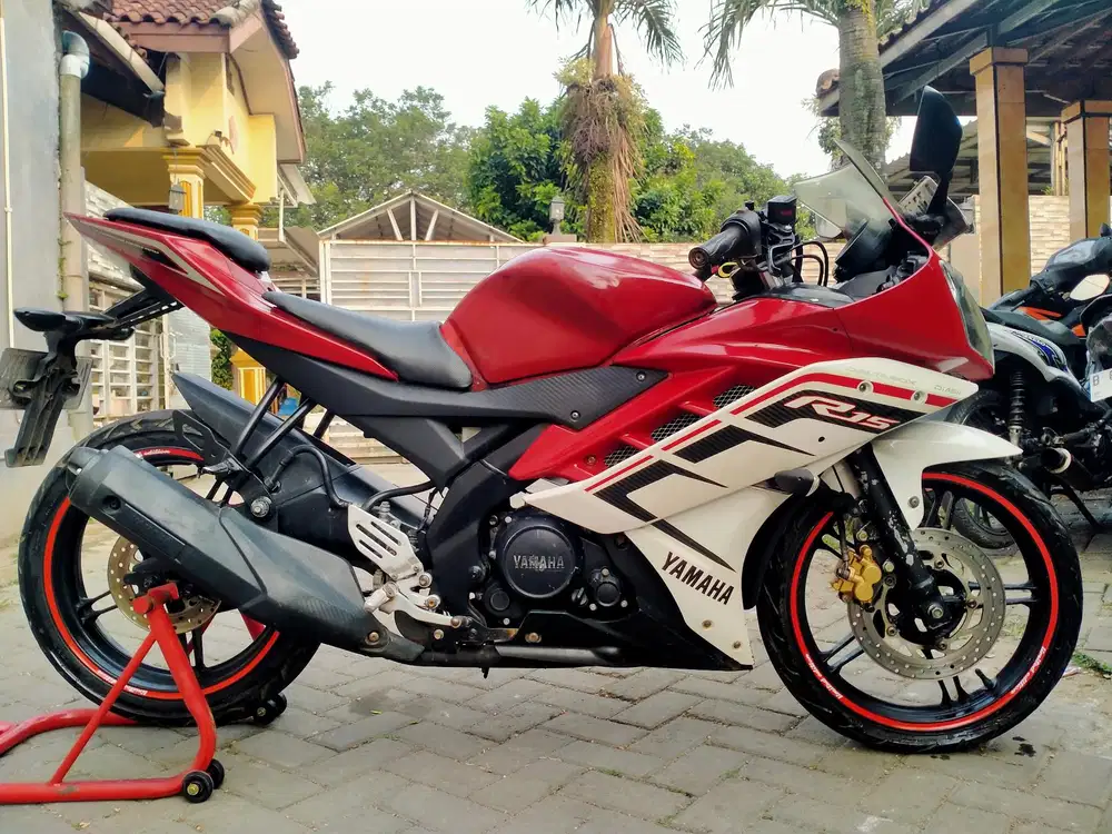 Yamaha R15 lengkap motor sehat keterangan detail dibawah