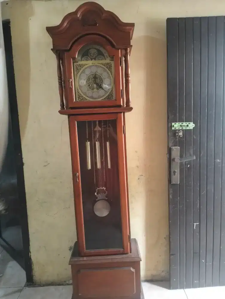 jam antik mesin putar, masih hidup