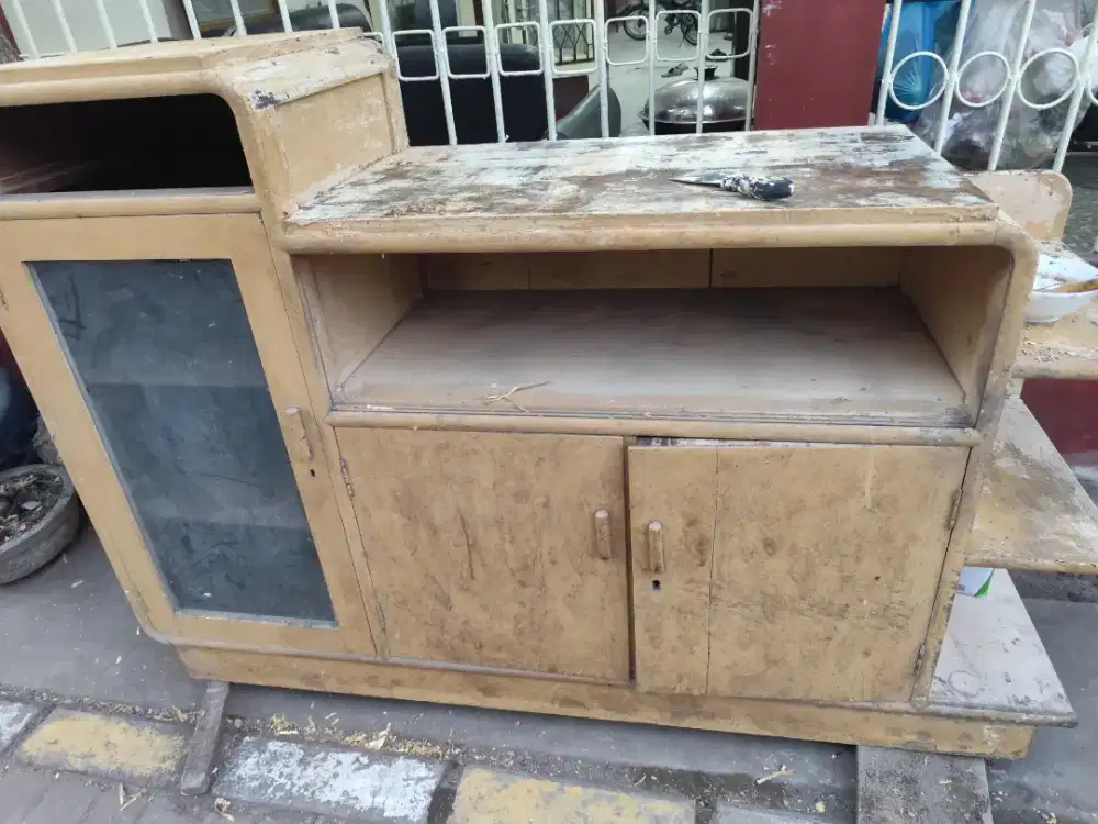 lemari jati zaman lama