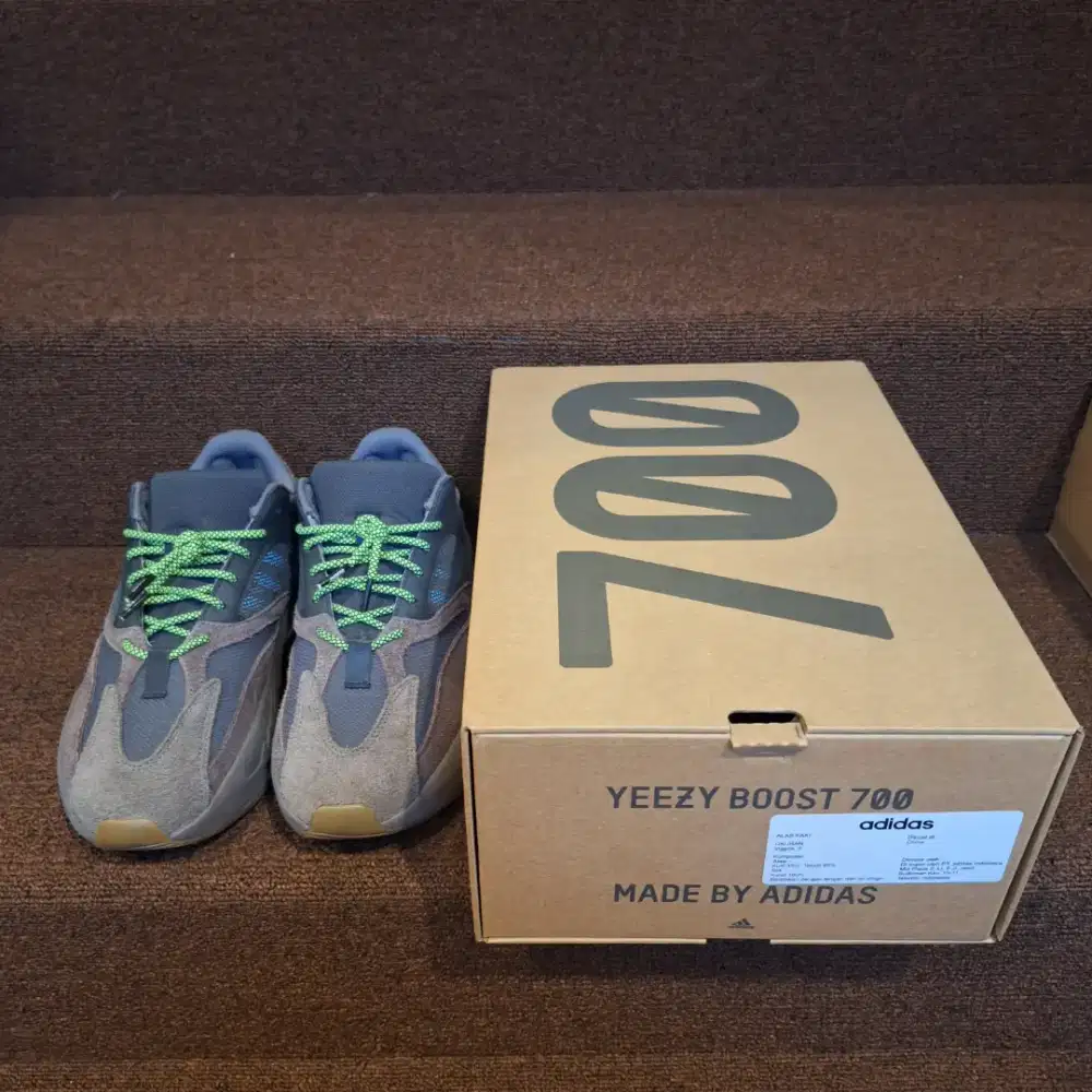 Adidas Yeezy 700 Original