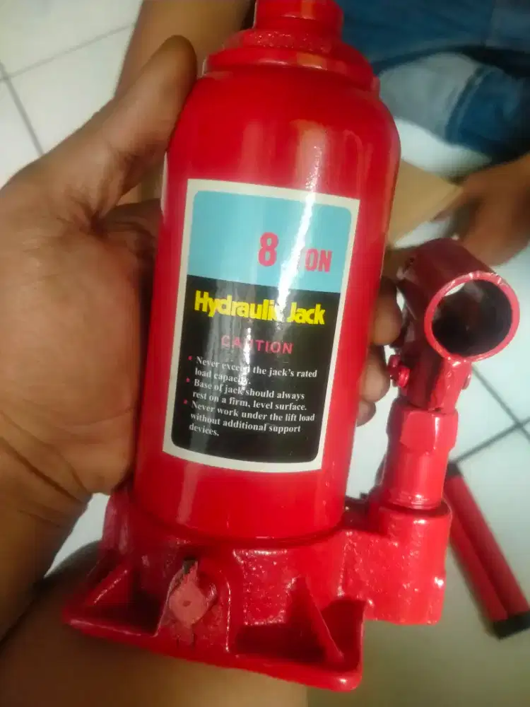 Dongkrak mobil 8ton