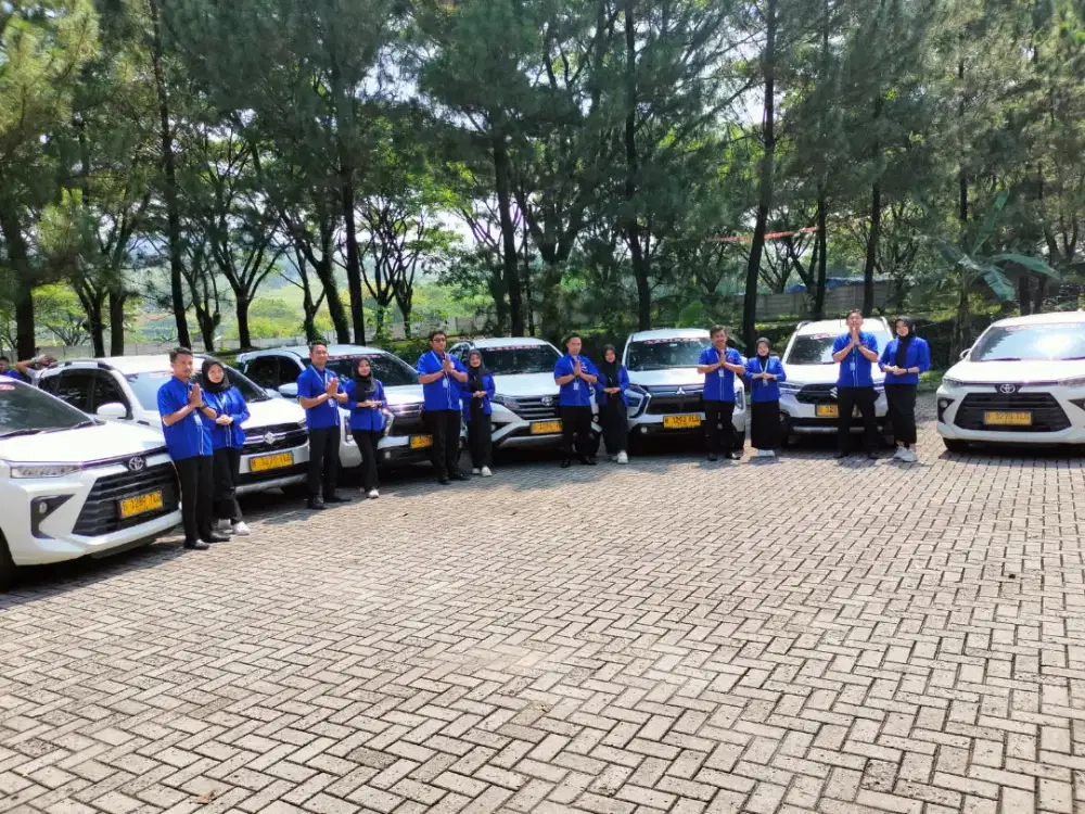 Driver / instruktur sekolah mengemudi