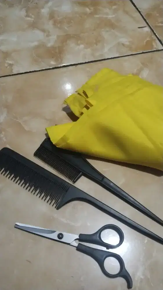 Jasa potong rambut pangilan