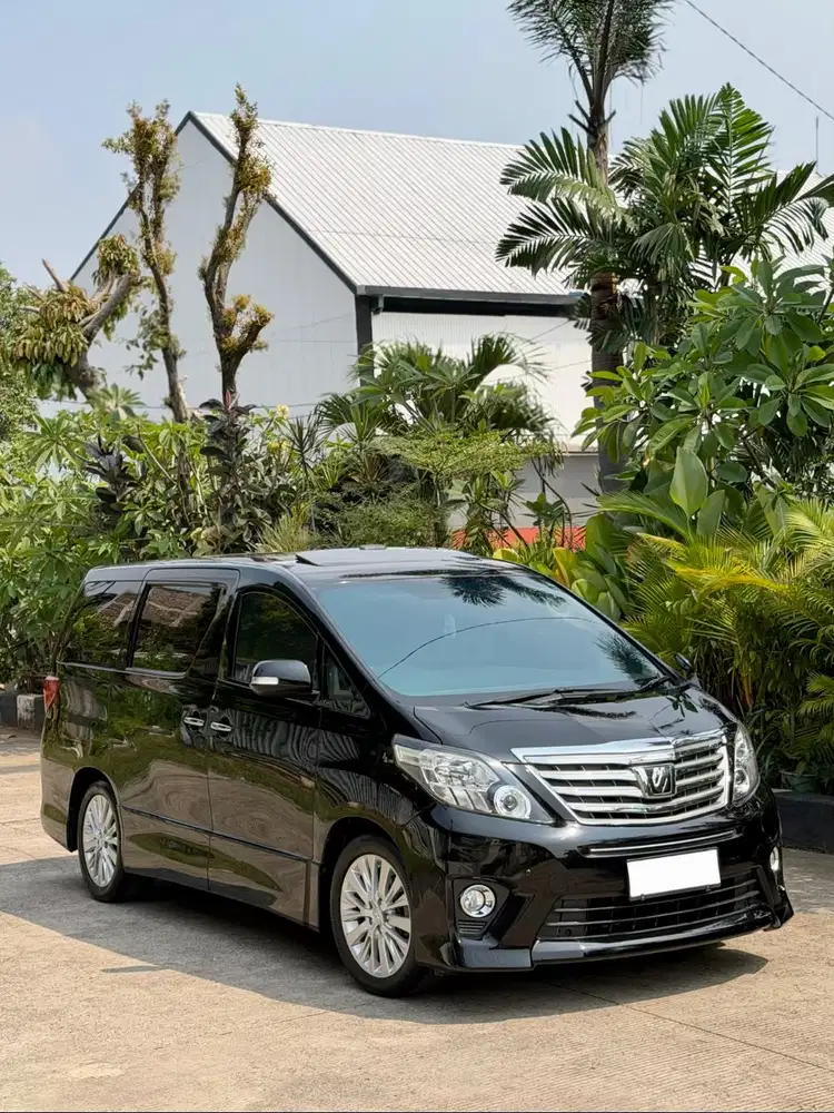 {Harga Cash} Toyota Alphard SC CBU 2.4 A/T 2012 (Pilot Seat)