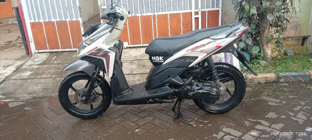 Honda Vario CBS 110 warna putih abu