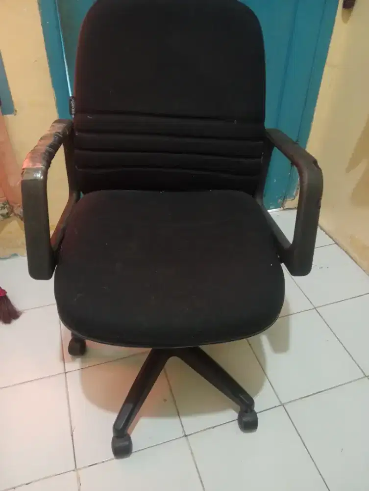Kursi direktur hidrolik busa tebal minat serius Ambil kerumah