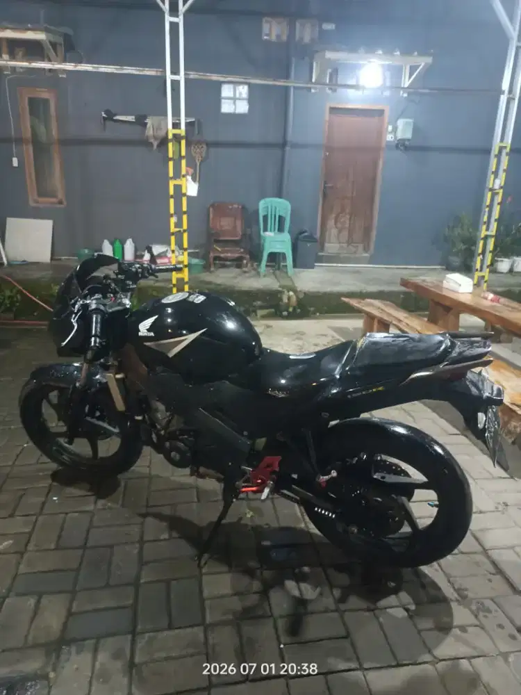 CBR 150 cbu 2011