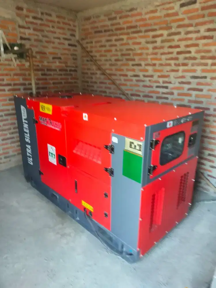 Genset 15 kva kondisi bagus mesin senyap
