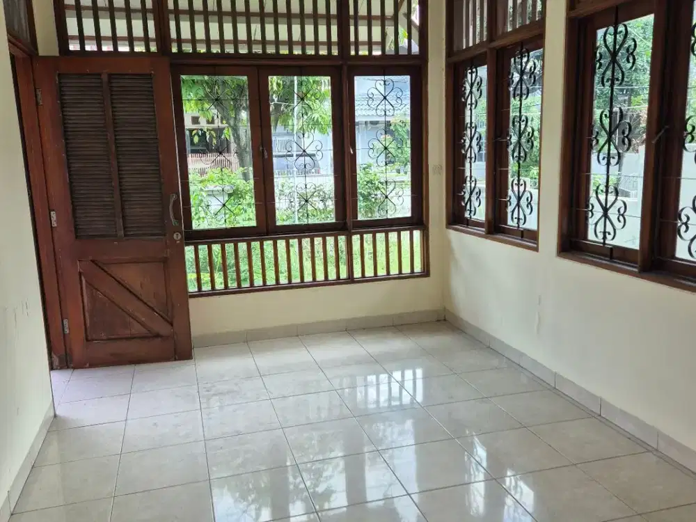 Rmh bagus 3kt 1kp 2km di Jl Duta 11, Kemang Pratama, Bekasi