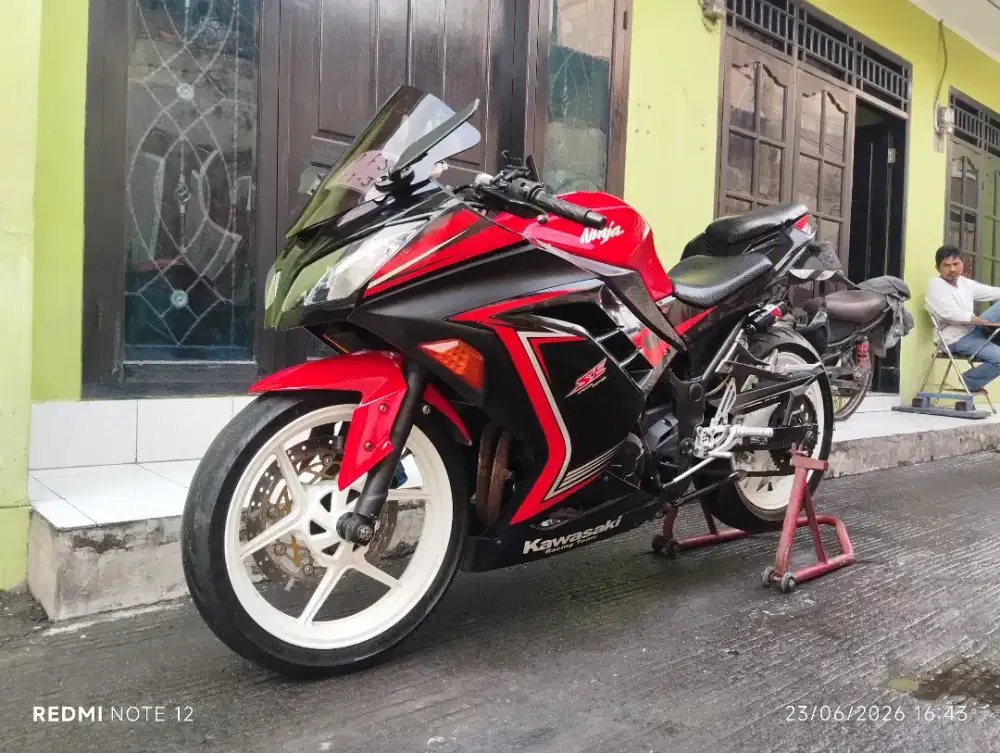 Kawasaki ninja 250 fi 2015