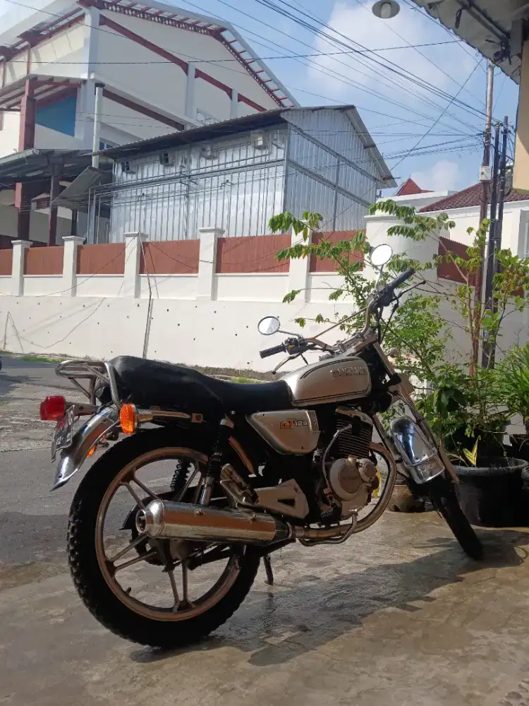 Suzuki Thunder modif klasik