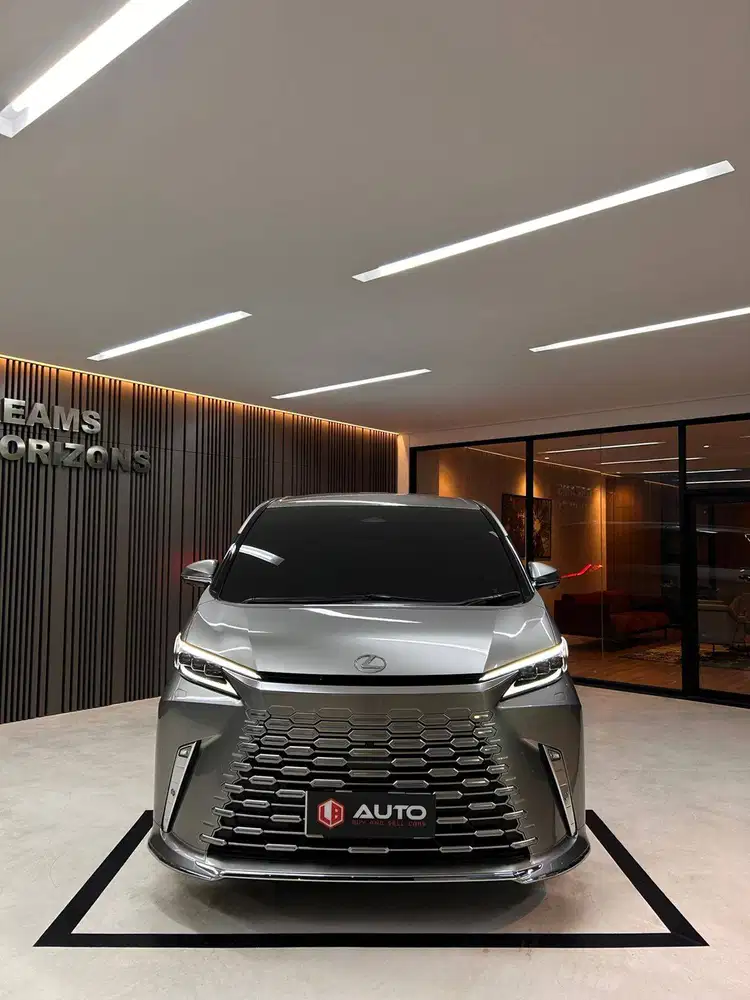 Lexus LM350 Hybrid LM350H 2025 Sonic Titanium Km7rb B2752UYK Nik 2024