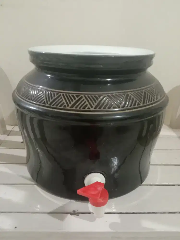 GUCI GALON AIR MINERAL