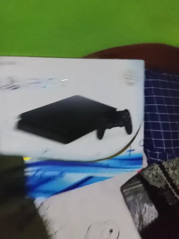 PS4 slim 500gb baru 1 bulan pemakaian udah bosen udah dapet kaset ps