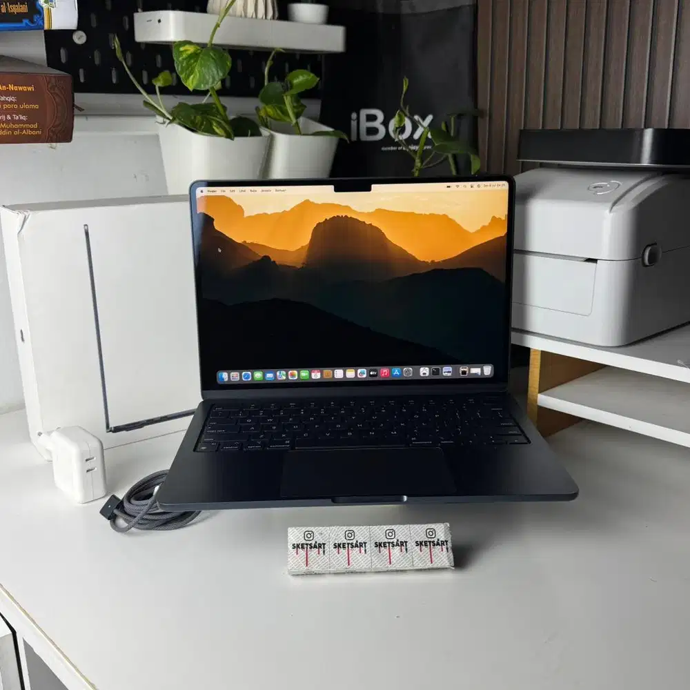 MacBook Air M3 16/512gb iBox Midnight Battery Health 100%