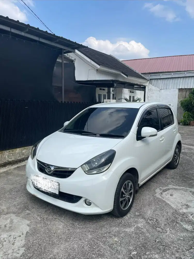 DAIHATSU SIRION MATIC 2013 (AT) - PUTIH - SIAP PAKAI