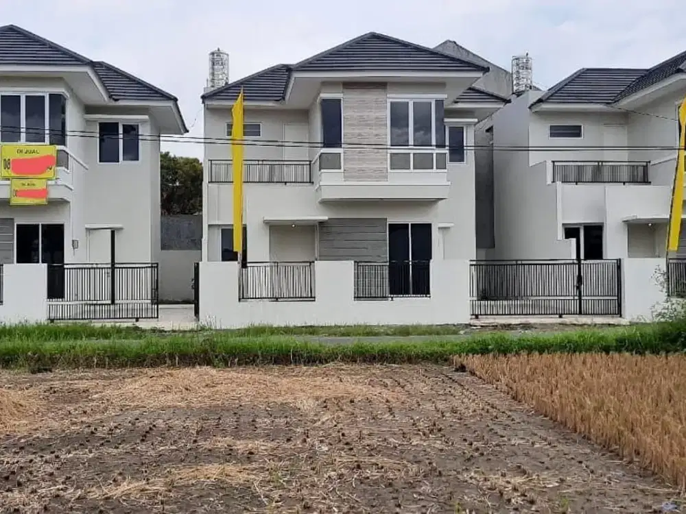 Rumah Minimalis 2 Lantai Tepi Jalan Aspal dekat Pesona Bandara Land