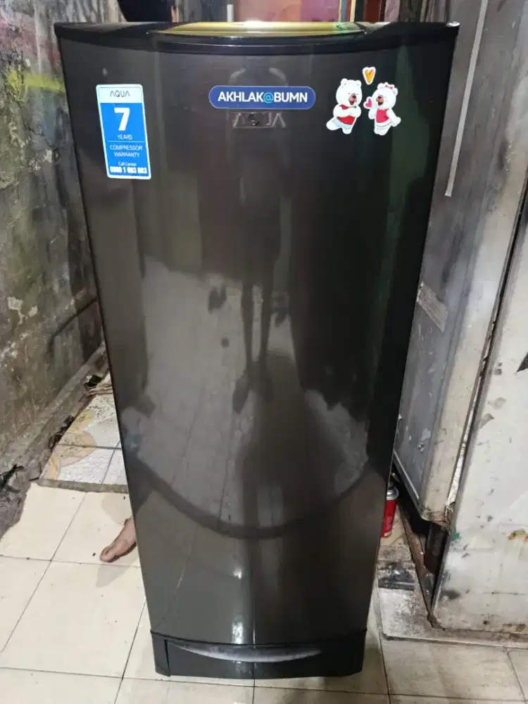 Kulkas 1 pintu merek AQUA