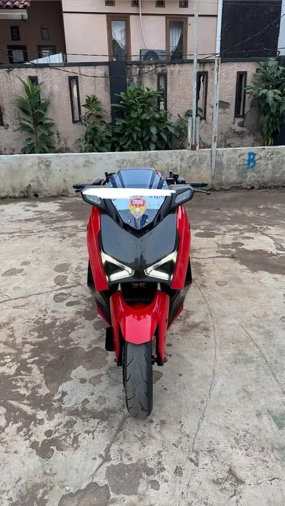 XMAX CONNECTED 2023