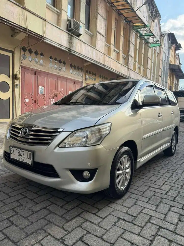 Toyota Kijang Innova V 2013
