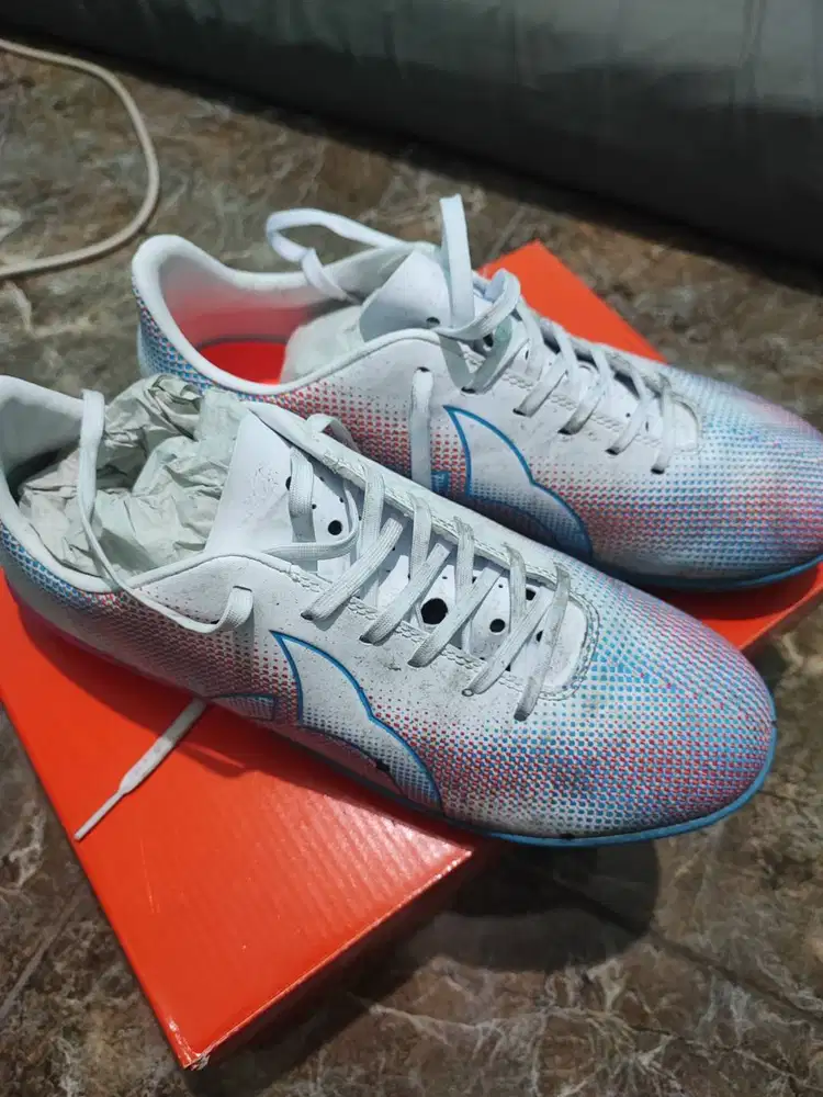 Jual sepatu futsal ortuseight UK 42 lengkap original