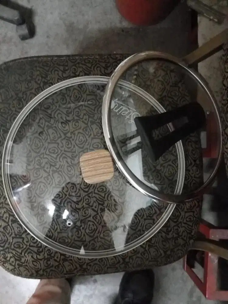 Tutup panci kaca
