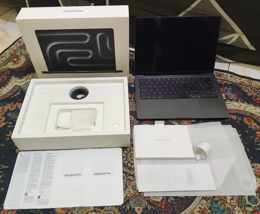 Macbook Pro M3 Pro 2023 14in 18/1TB CC 77 BH 99 Fullset ORI Ex Digimap